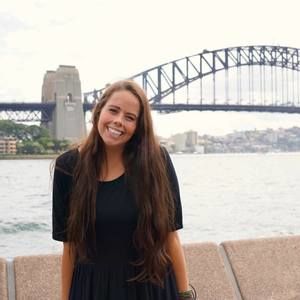 Meet your Posher, Holly